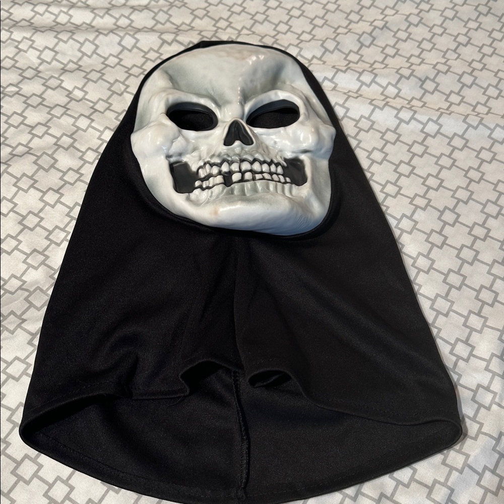 Spirit Black and White Skull Mask